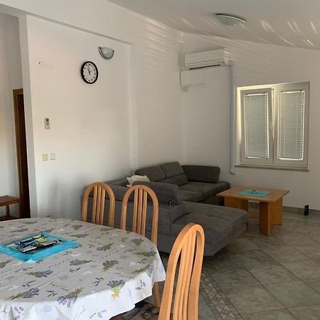 Apartmani Auer Pjescana Uvala Exterior photo