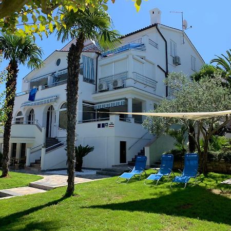 Apartmani Auer Pjescana Uvala Exterior photo
