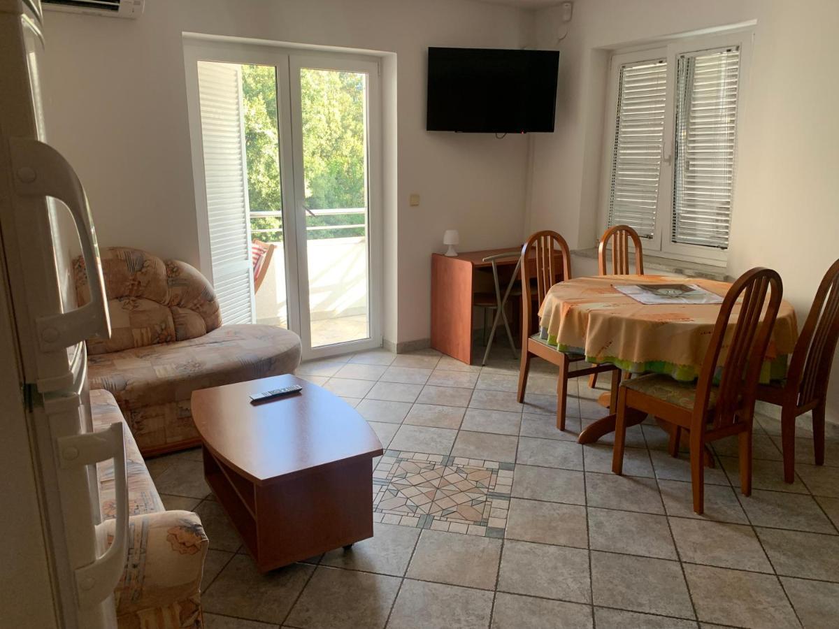 Apartmani Auer Pjescana Uvala Exterior photo