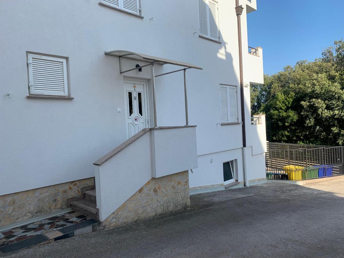 Apartmani Auer Pjescana Uvala Exterior photo
