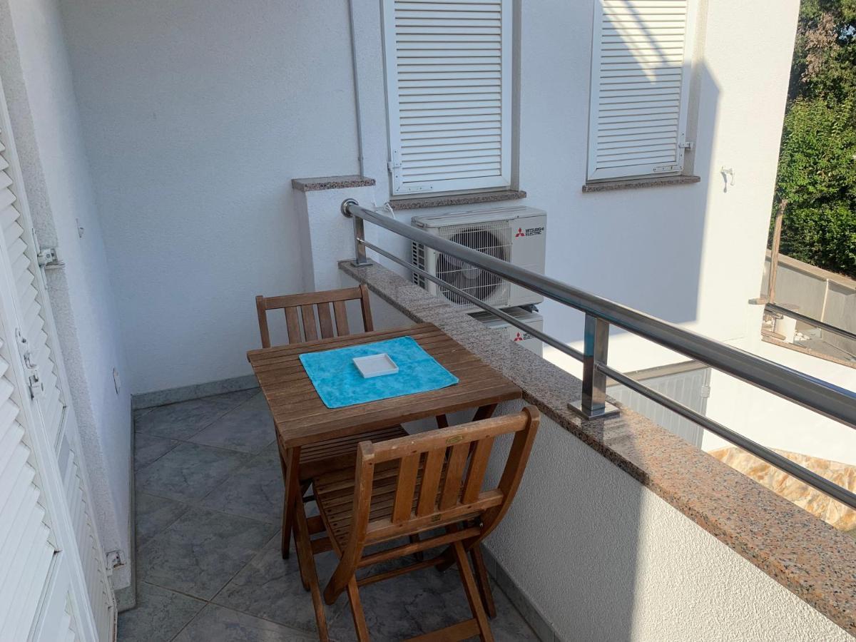 Apartmani Auer Pjescana Uvala Exterior photo