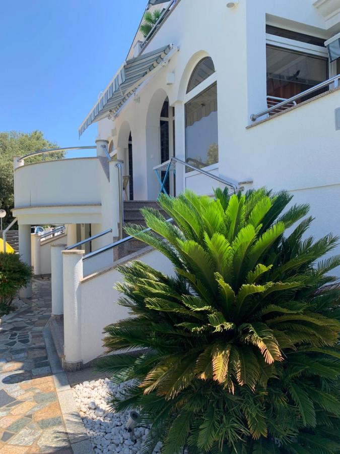 Apartmani Auer Pjescana Uvala Exterior photo