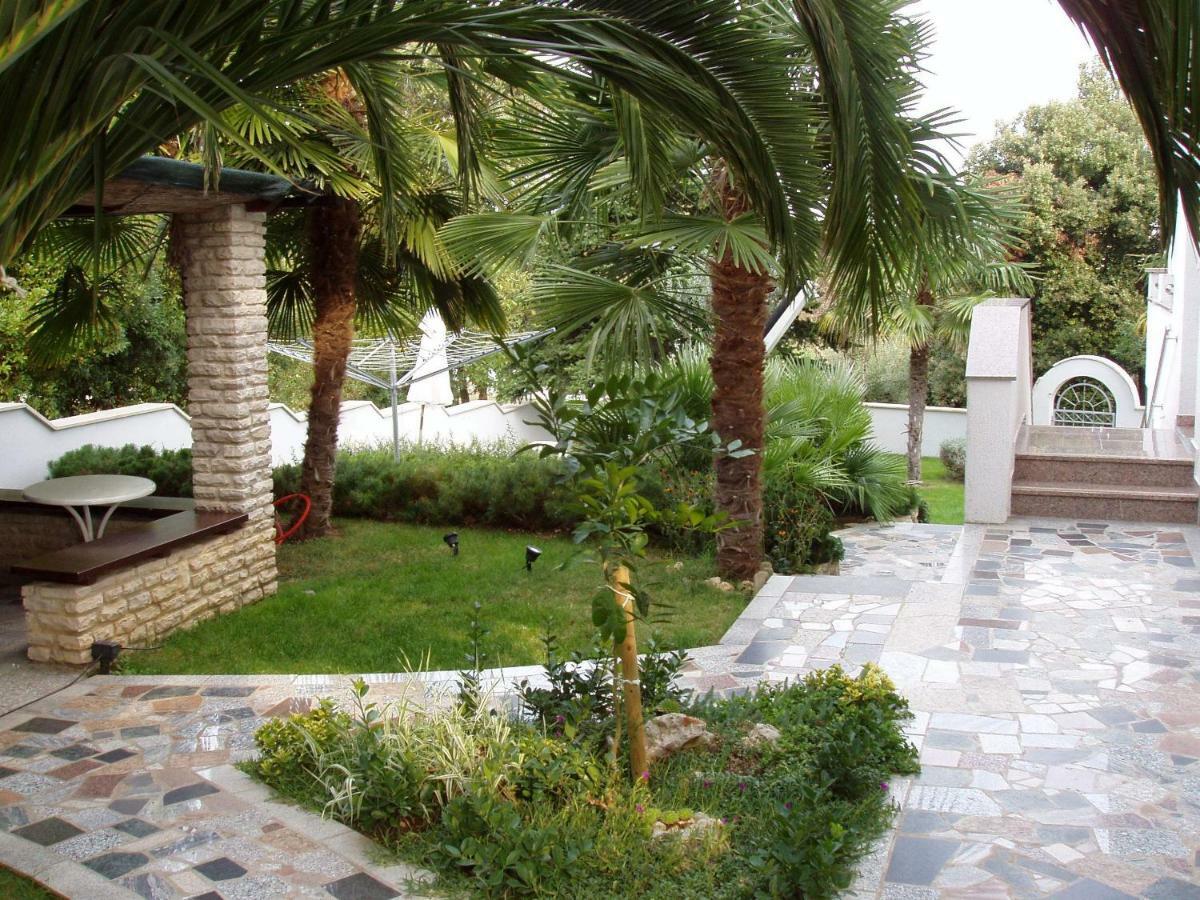 Apartmani Auer Pjescana Uvala Exterior photo