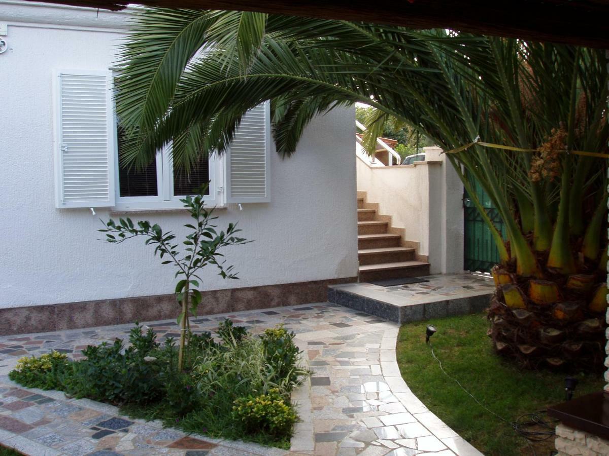 Apartmani Auer Pjescana Uvala Exterior photo