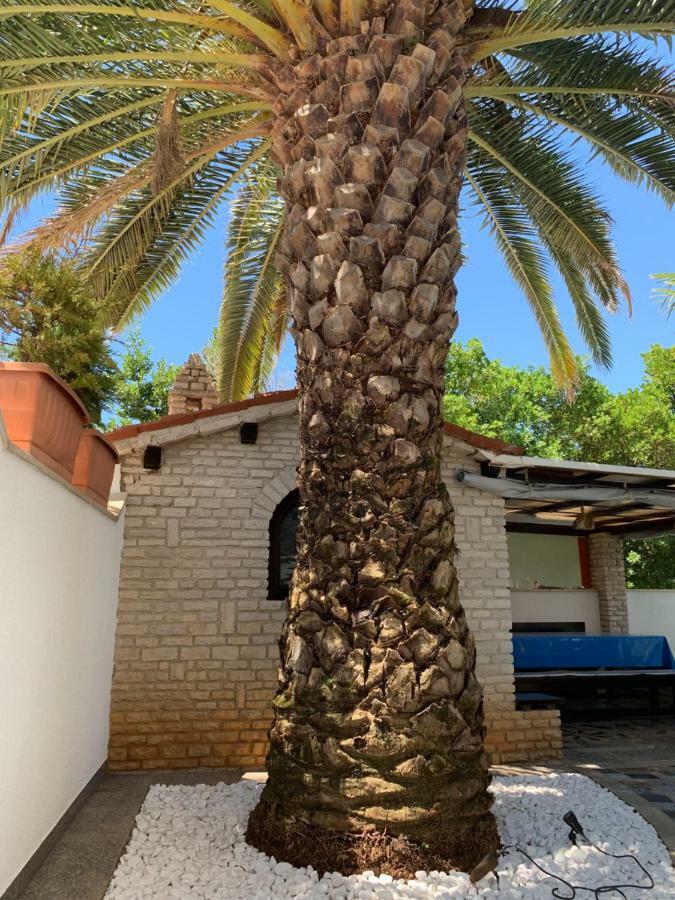 Apartmani Auer Pjescana Uvala Exterior photo
